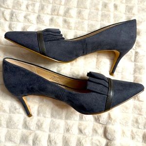 Macy's Journee Collection Marek Ruffle Suede
Stiletto Heeled Pumps Size 10